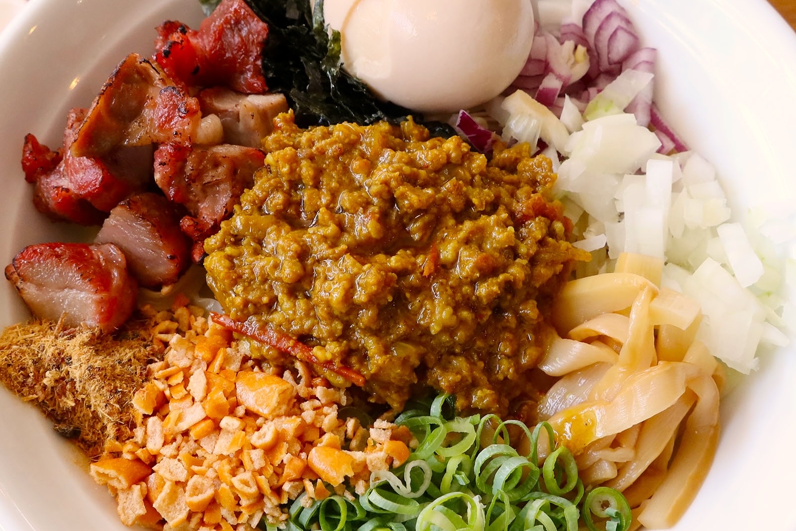 那覇・東町「虎 kitchen（タイガーキッチン）」でウイング麺のスパイ