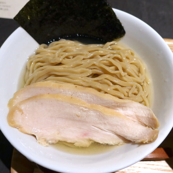 麺と鶏むね肉チャーシュー