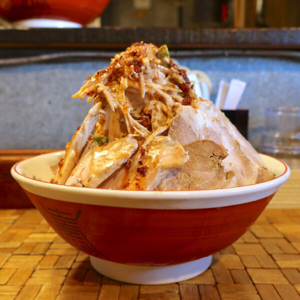 丼は深いし、野菜も高い