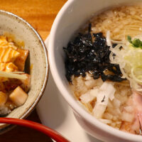 那覇「ラーメン 志のわ」で背脂醤油ラーメン＆チャーシュー南蛮丼