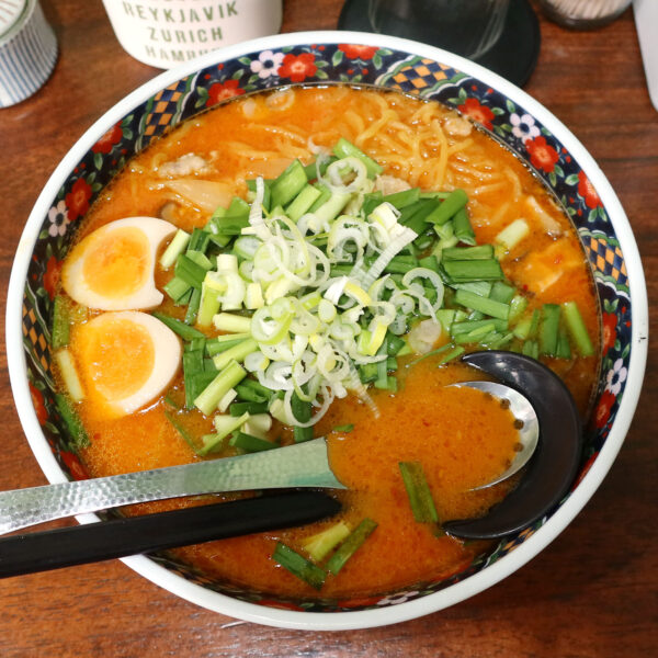 バカニラオロチョンラーメン（950円）