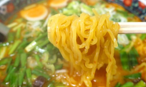 那覇「北海道らーめん奥原流 追風丸」でバカニラオロチョンラーメン＆半チャーハン