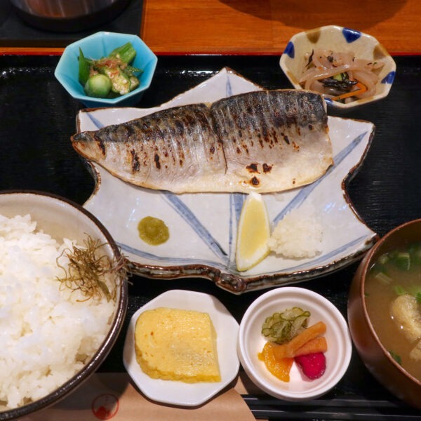 鯖の塩焼定食（950円）