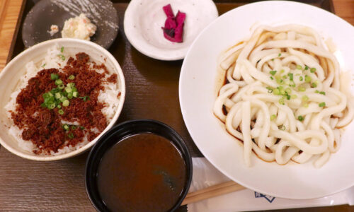 東京「伊勢角屋麦酒 八重洲店」で伊勢うどんとミニ丼＋ビール