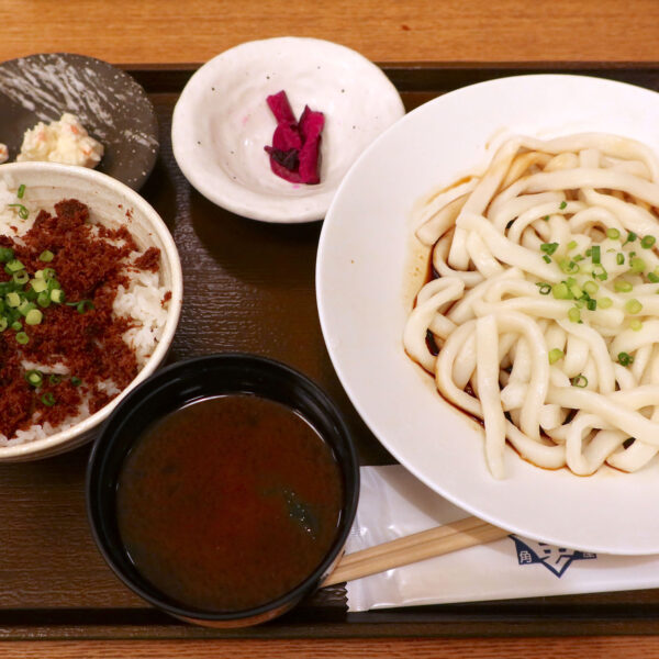 伊勢うどんとミニ丼（900円）