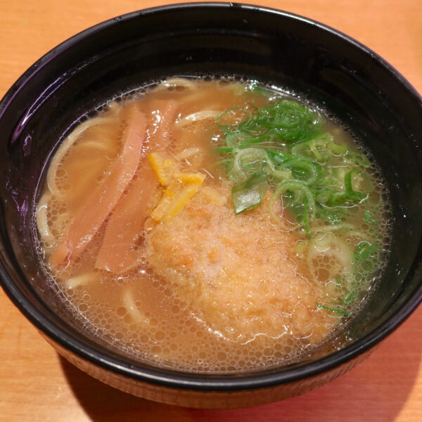 牡蠣白湯ラーメン かきフライのせ（460円）