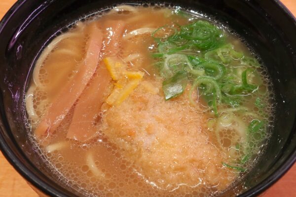 「スシロー」でまぐろ食べ比べ＆牡蠣白湯ラーメン かきフライのせ