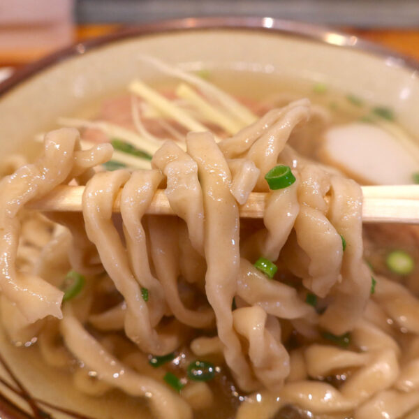 ぶるんぶるんの麺