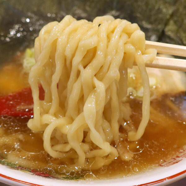 むちぷる縮れ麺