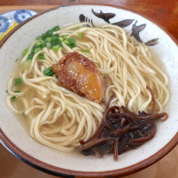 まずは沖縄そばから！