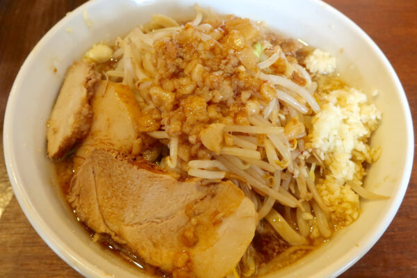 那覇・松山「らーめんふぁんくらぶ 歴史を刻め」でラーメン小 ニンニクマシ野菜マシ