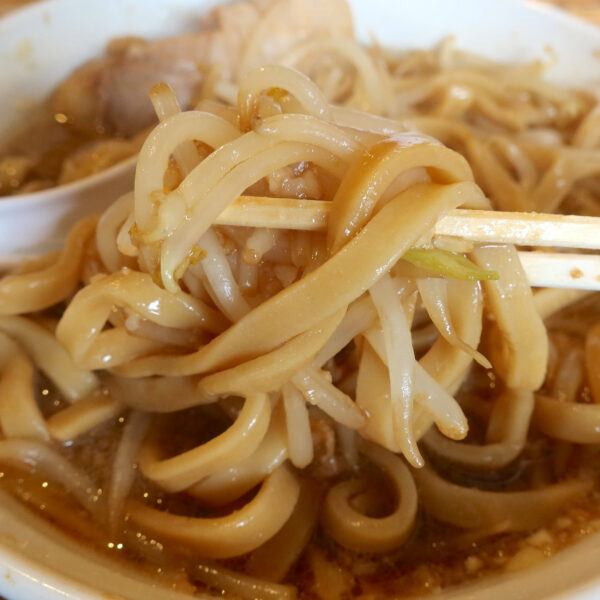 甘塩っぱい醤油が特徴