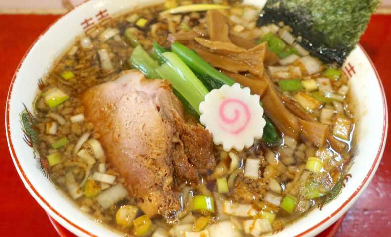 宜野湾「麺と飯ソウハチヤ がろんちゃん店」で限定・ブッ込み中華そば BLACK