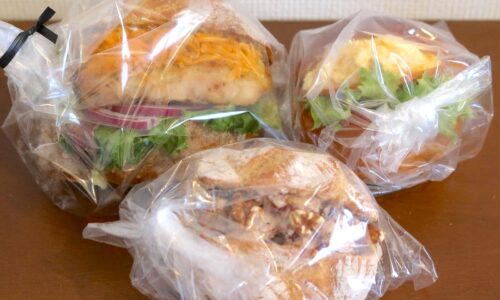 那覇で人気のパン屋「BAKERY LAB Stay Gold」でどデカいサンド＆ラムレーズンが美味しいリュスティック
