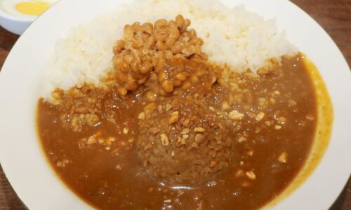 ココイチの限定・ほぐして食べる粗挽きキーマカレーに納豆トッピングで納豆キーマ！