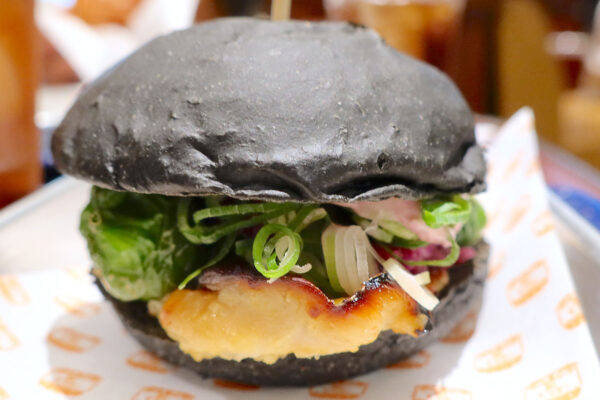 京都・ニンテンドーミュージアム「HATENA BURGER」でサワラの西京焼き＋しば漬けタルタルソースバーガー