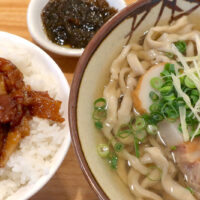 那覇・首里「てぃしらじそば」で最高に美味しい沖縄そば＆油みそごはん