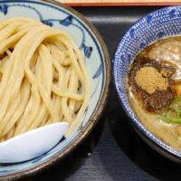 那覇・古島「自家製麺 三竹寿」で味玉濃厚豚骨魚介つけ麺・大