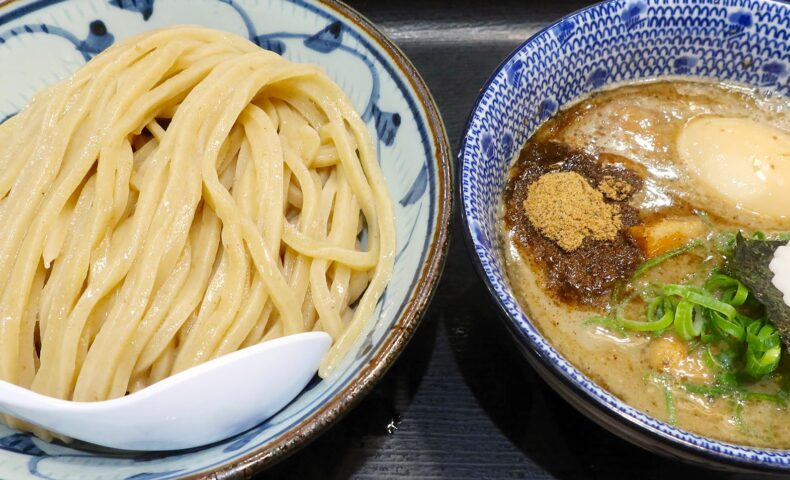 那覇・古島「自家製麺 三竹寿」で味玉濃厚豚骨魚介つけ麺・大