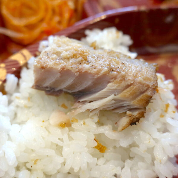 鯖フライもあります。