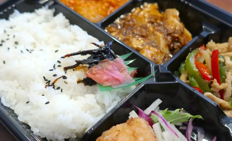 那覇・壺川「中華弁当 波の音」の特製中華弁当がリーズナブルで美味しかった！