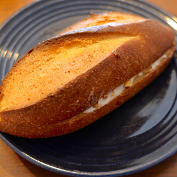 クリームサンド（250円）