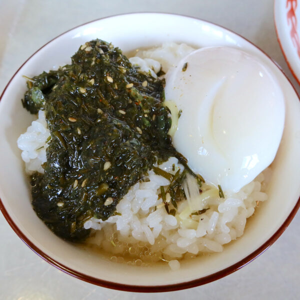 アカモク温玉ごはんにスープを足して