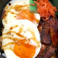 「ほっともっと」の今治焼豚玉子飯世界普及委員会監修〜今治焼豚玉子飯