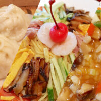 那覇の老舗中華「純中華料理 東洋飯店」で海鮮かけ炒飯＆ショーロンポー