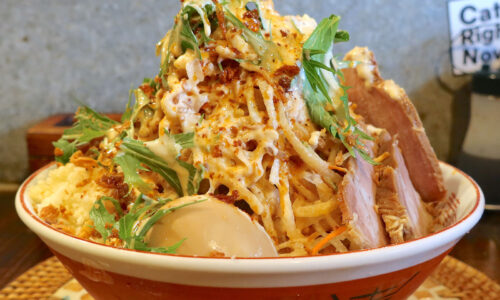 牧志「麺屋 雉虎」で今年も始まった白胡麻冷やし中華！ キジトラヒヤチュー野菜マシマシにんにくマシ