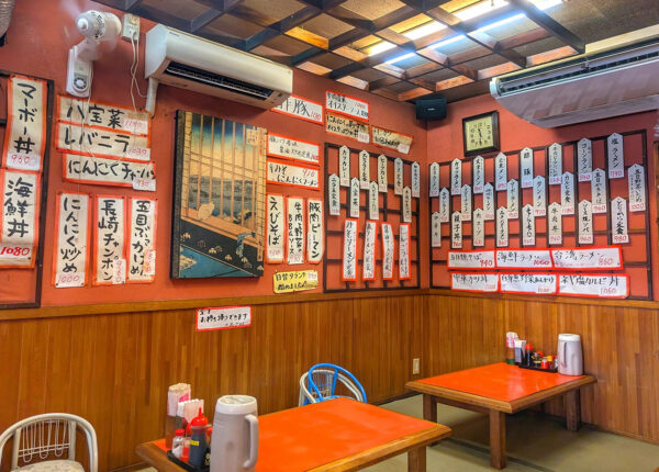 那覇の町中華「あけぼのラーメン」