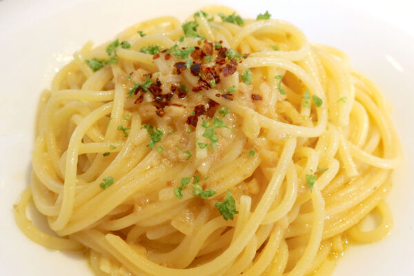 那覇「Cucina KiYO（クッチーナキヨ）」でペペロンチーノ＆ローストポークシーザーサラダ＆ティラミス