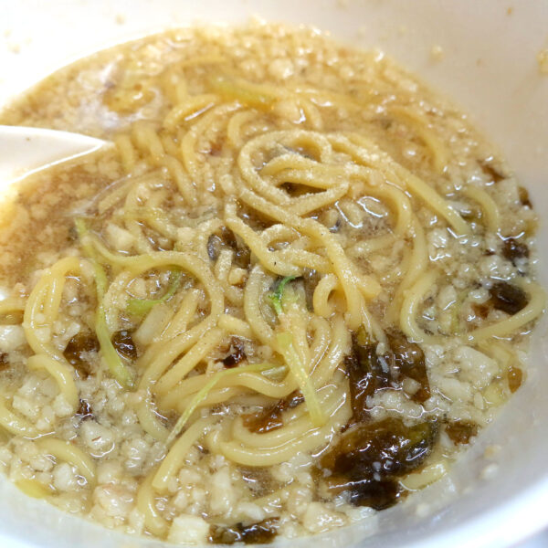 麺とスープにはホワイトペッパー