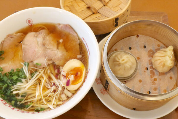 浦添のアジアンなレストラン「RESTAURANT Lilly」でチャーシュー麺＆点心２点盛りセット