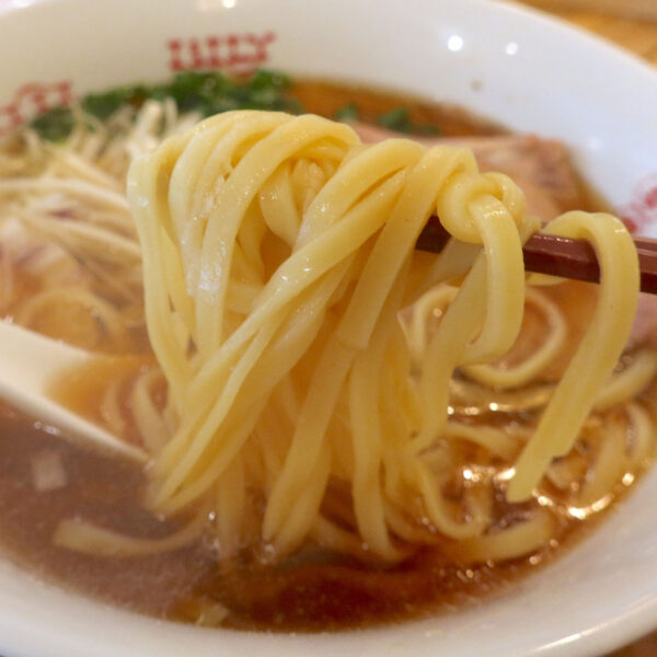 麺はつるり沖縄そば