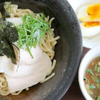 夏の疲れにピッタリな沖縄そば！ 那覇「ゆうなみ 坂下店」の夏季限定・とろろ冷やしそば＋味玉