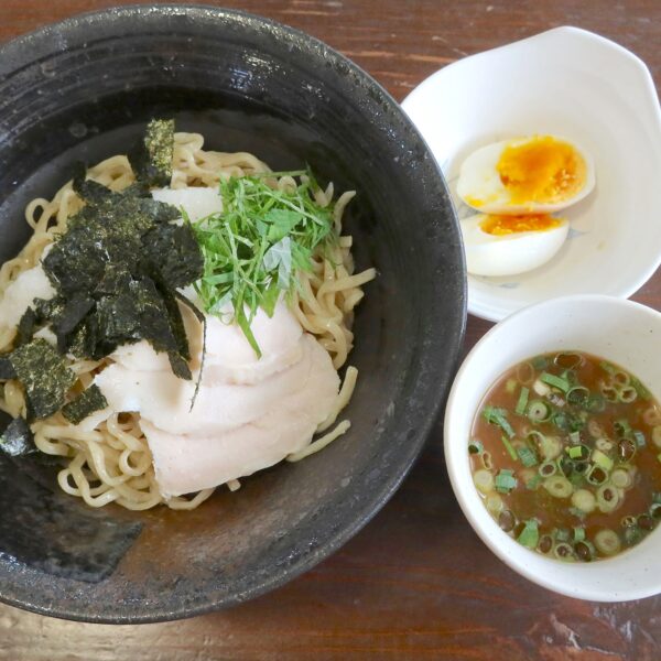 とろろ冷やしそば（900円）＋味玉（150円）