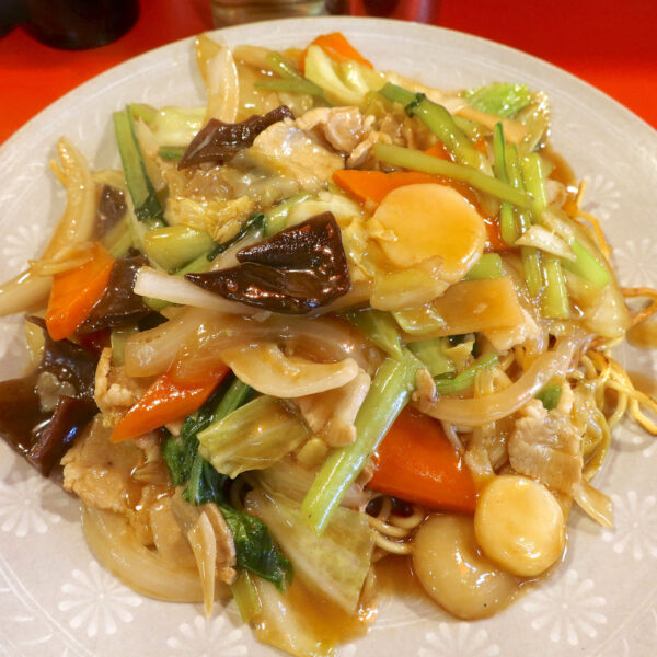 五目焼きそば（940円）