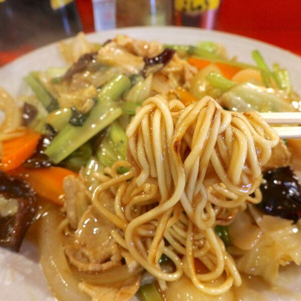 テカる麺