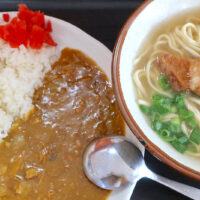 那覇・港町「本家 亀そば」でまさかのスパイスカレー＆亀そば小セット