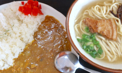 那覇・港町「本家 亀そば」でまさかのスパイスカレー＆亀そば小セット