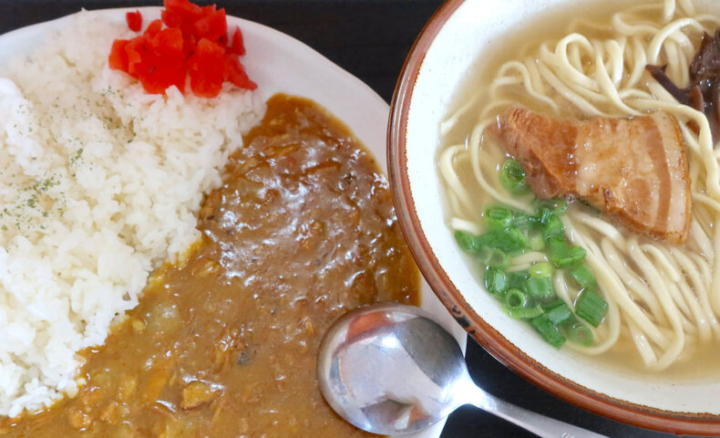 那覇・港町「本家 亀そば」でまさかのスパイスカレー＆亀そば小セット