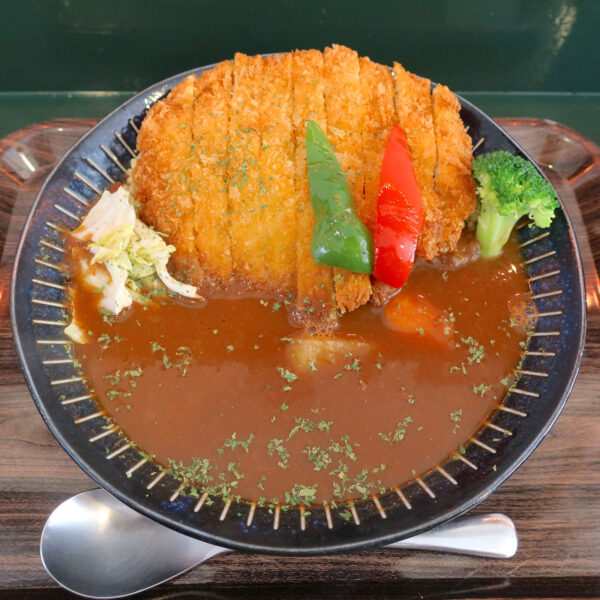チキンカツカレー 大辛（1,300円）