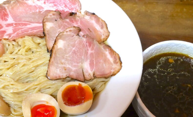 浦添「Ryukyu Ramen Apollo」で昆布水のポルチーニつけ麺・愛逢月（めであいづき）