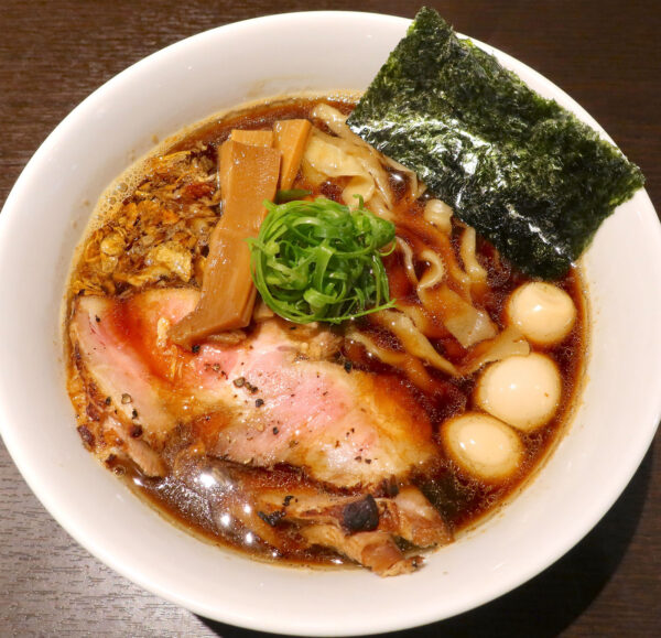 鯛煮干醤油（1,050円）＋レアチャーシュー（200円）＋うずら（100円）