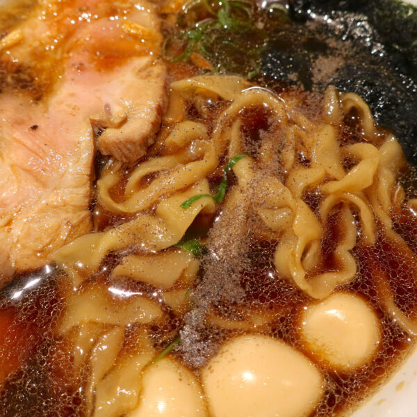 胡椒を振って