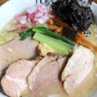 沖縄市「麺と飯 ソウハチヤ」で限定・特製冷やニボ塩