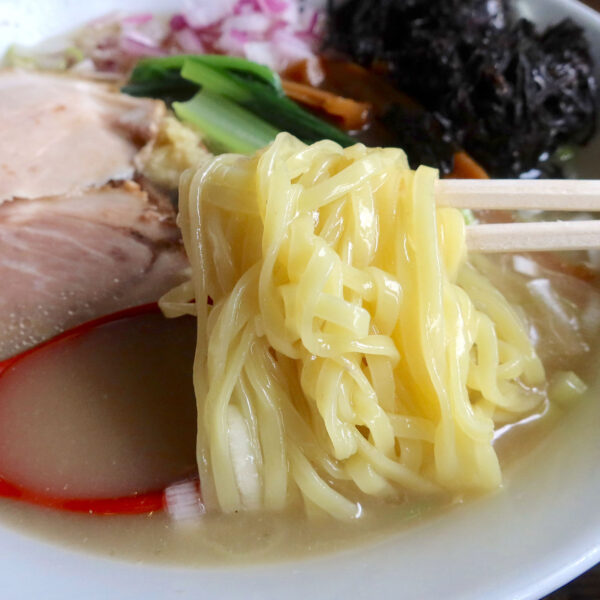 キラキラの麺