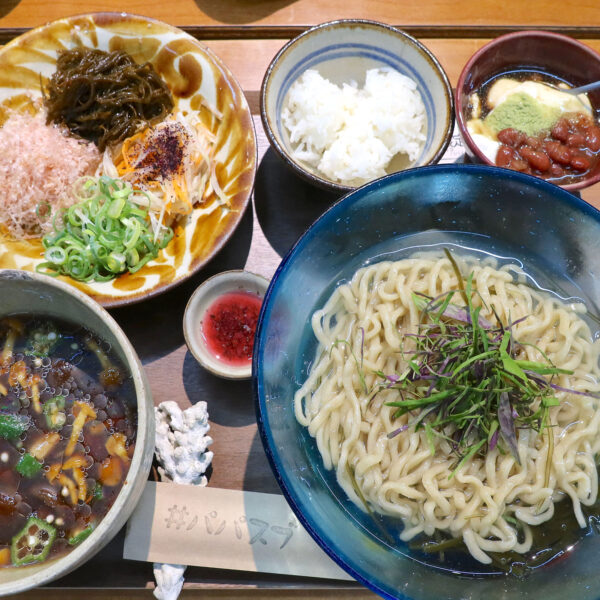 冷た〜い昆布水と梅ぇ〜つけそば（1,150円）＆ジーマミぜんざい（300円）