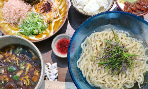宜野湾「沖縄そばパパイヤとスブイ」で限定・冷た〜い昆布水と梅ぇ〜つけそば＆ジーマミぜんざい